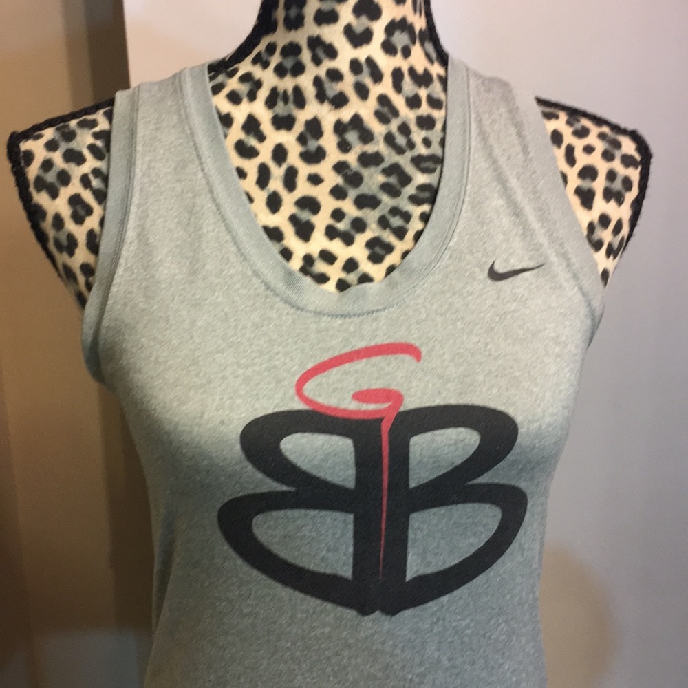 đź’™Great cond Nike Dri-Fit workout shirtđź’™ - Picture 6 of 8